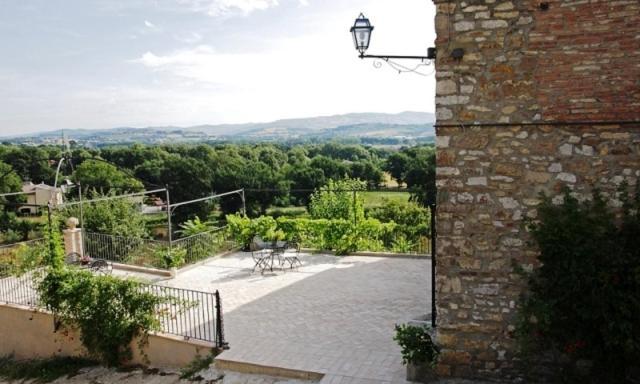 Gli Appartamenti Di Torre Bertona Todi Eksteriør bilde