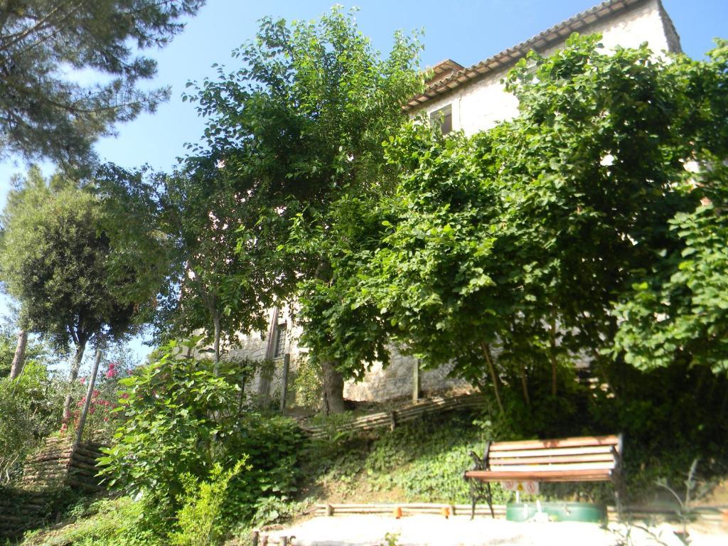 Gli Appartamenti Di Torre Bertona Todi Eksteriør bilde