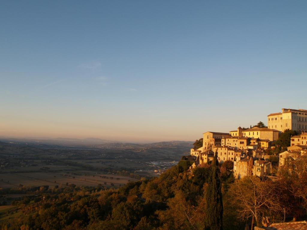 Gli Appartamenti Di Torre Bertona Todi Rom bilde